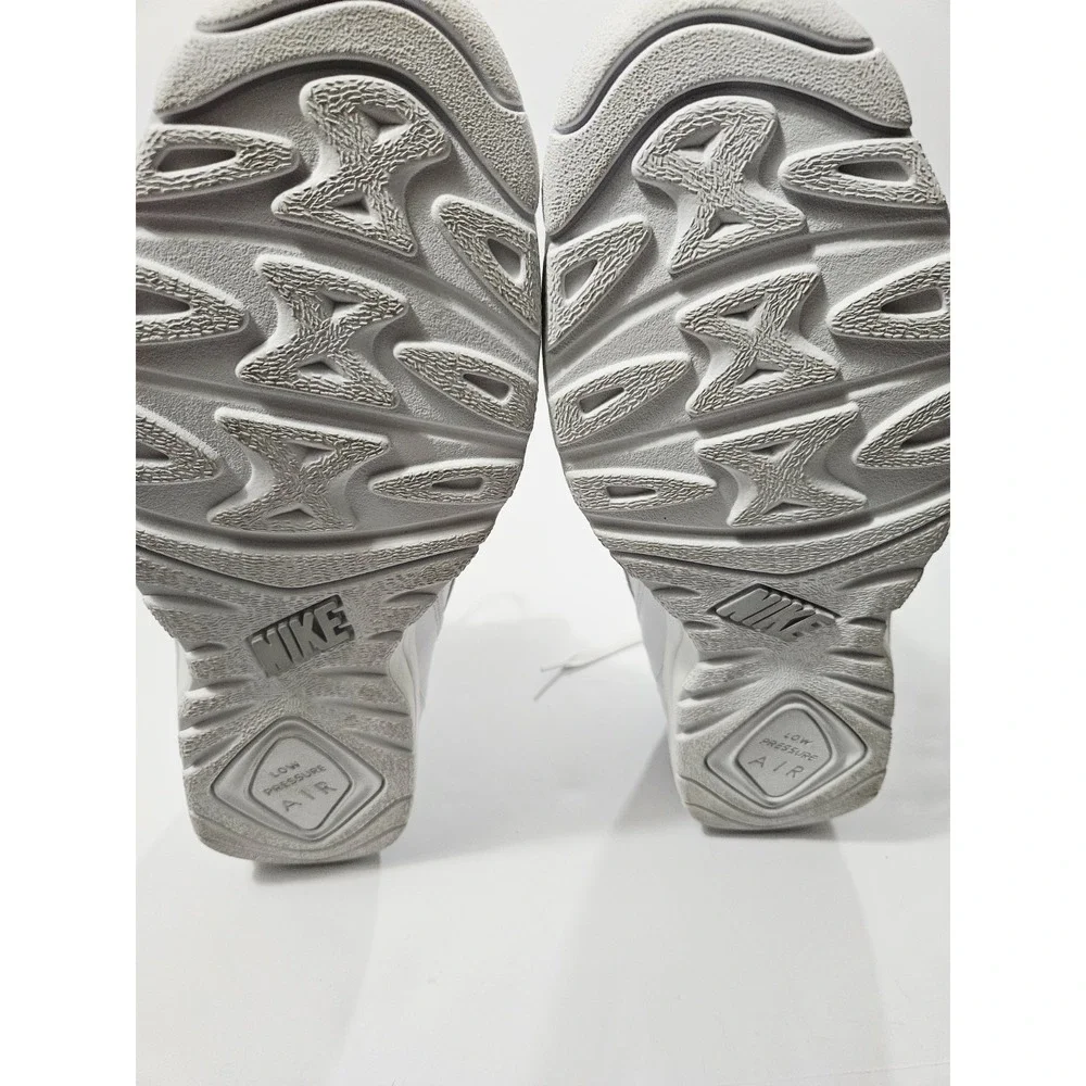 Nike Air Essential Mens Athletic Shoes Size 12‎ Crisp White Uncreased